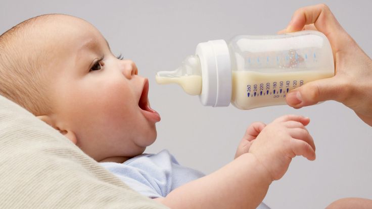 Ketahui 4 Risiko bila Bayi Baru Lahir Diberi Susu Formula