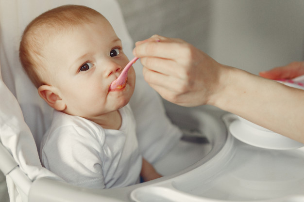 Jangan Khawatir, Mom Bisa Berikan Yogurt untuk Bayi