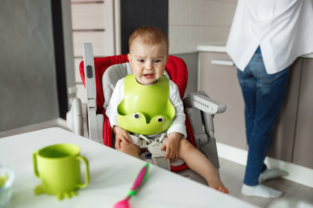 Jangan Stres Dulu, Lakukan 5 Langkah Ini jika Bayi Menolak Makan