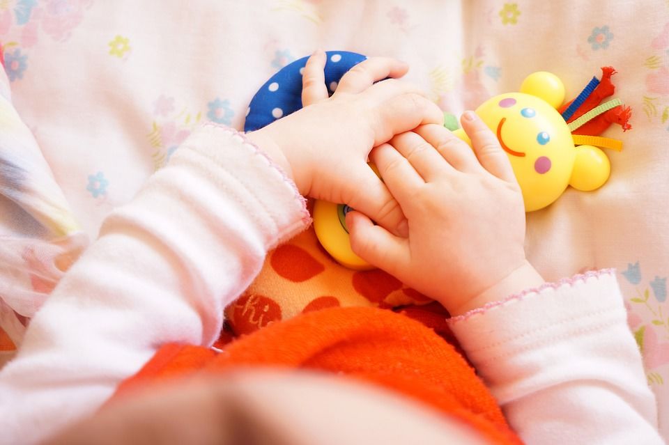 Lakukan sejak Dini, Ini Pentingnya Bermain untuk Bayi