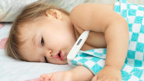 Anak Batuk Pilek Plus Napas Cepat? Waspadai Pneumonia