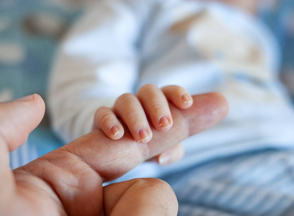 Kuku Tangan Bayi Cepat Panjang, Bisa Jadi Pertanda Apa?