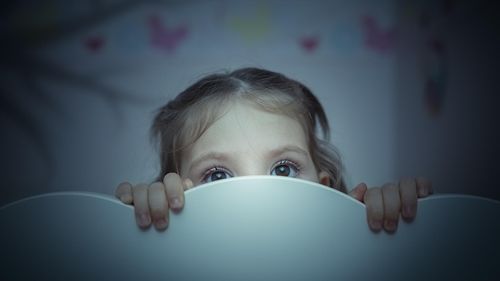 Anak Takut Gelap atau Fobia Gelap? Ini Bedanya