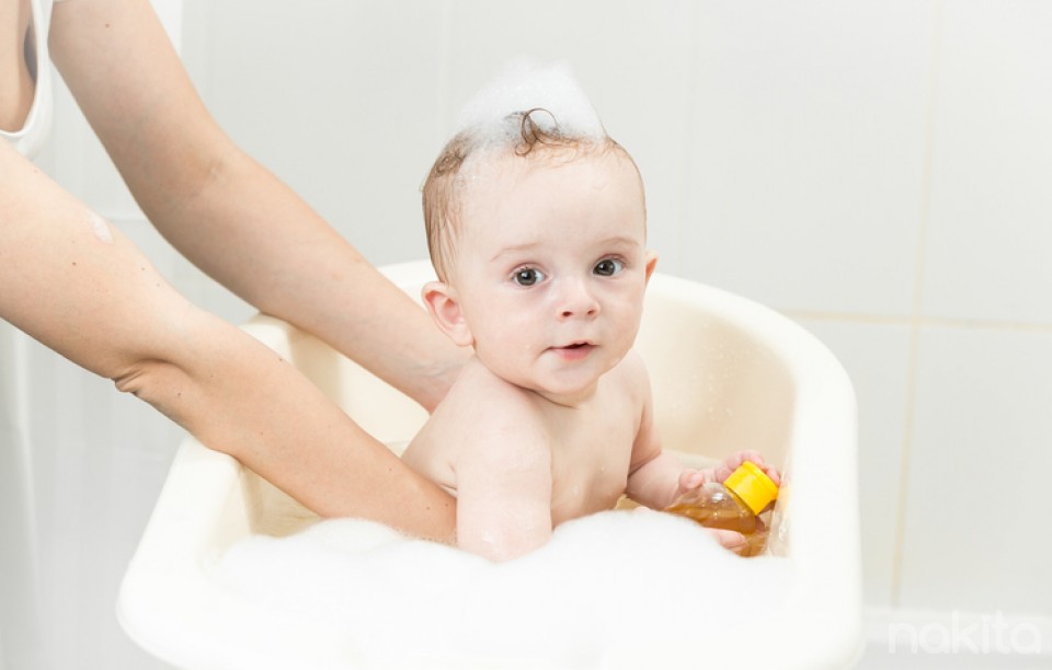 Tips memilih wash & shampoo yang benar untuk bayi