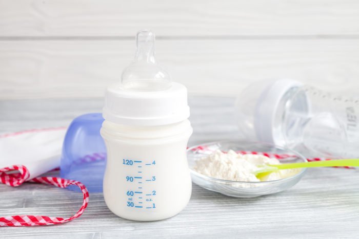 Bolehkah Mencampurkan Pemberian ASI dan Susu Formula untuk Bayi?