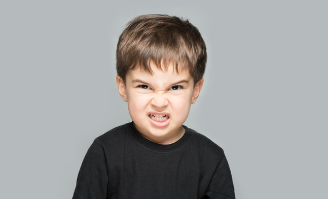Tips Melatih Si Kecil dalam Mengendalikan Emosi