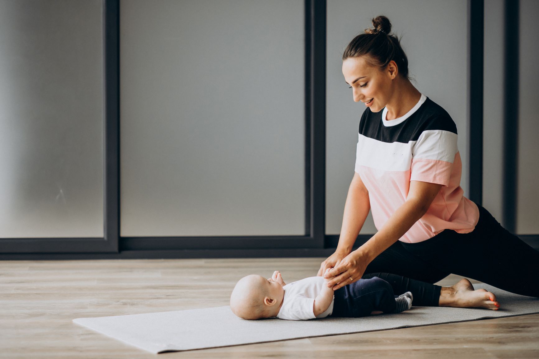 Manfaat Baby Yoga Bagi Mama dan Bayi