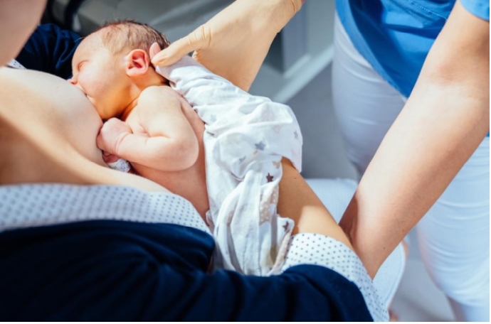 7 Manfaat DBF bagi Ibu dan Bayi serta Caranya yang Benar
