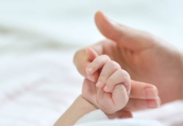 6 Trik Merawat Kulit Bayi Baru Lahir