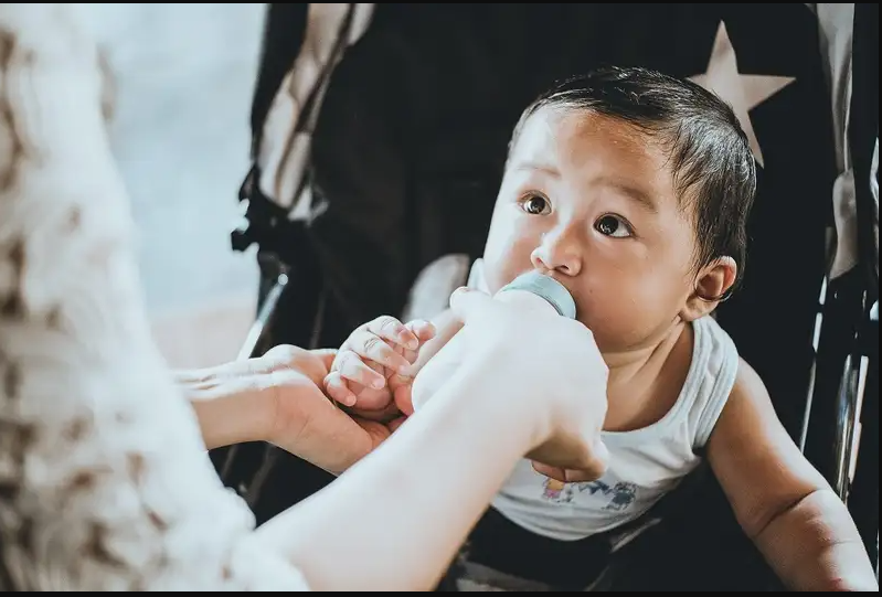 Apakah Dot Bisa Merusak Gigi Anak? Ini Jawabannya Moms!