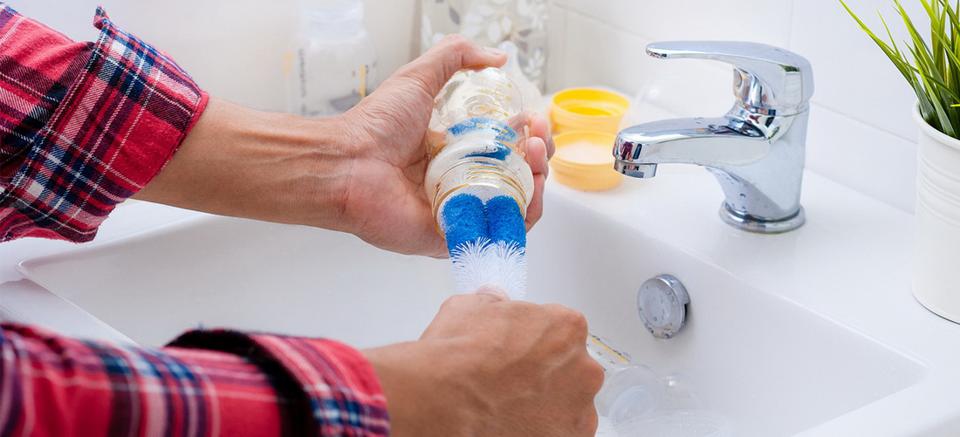 Waspada Bahaya Kandungan SLS pada Produk Sabun Cuci Piring untuk Bayi dan Anak