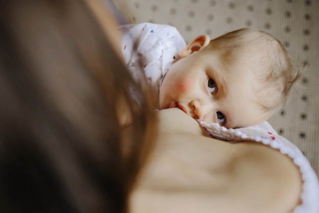 Tips untuk Mom Berpuasa dan ASI tetap Lancar