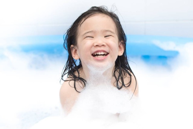 Rekomendasi Sabun Mandi Anak Antibakteri dan Tanpa SLS yang Aman untuk Si Kecil
