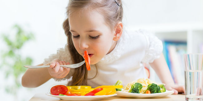 Anak Susah Makan, Ini 4 Camilan Baik Yang Bikin Anak Kenyang