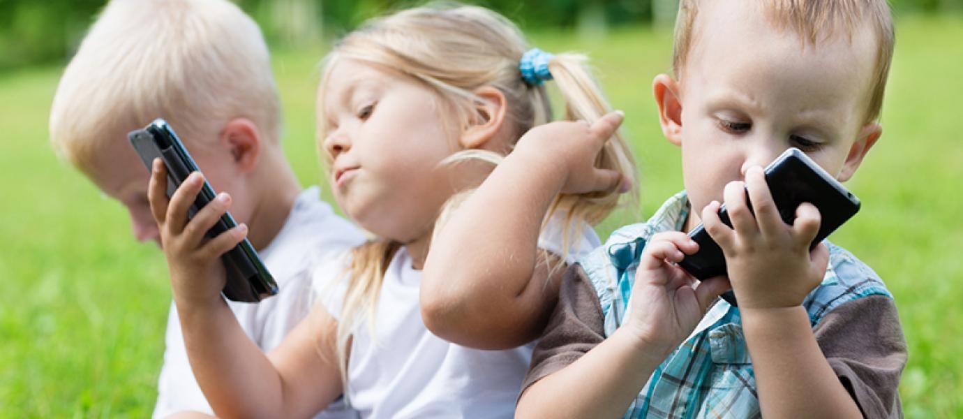 Mengalihkan Anak Dari Gadget