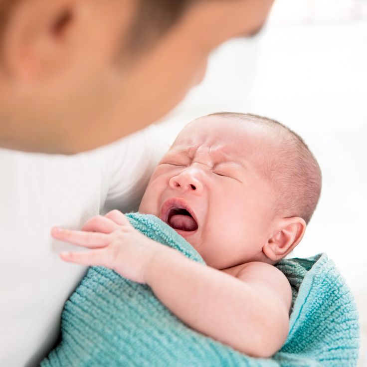 Bayi Baru Lahir Jarang Menangis, Apakah Normal?