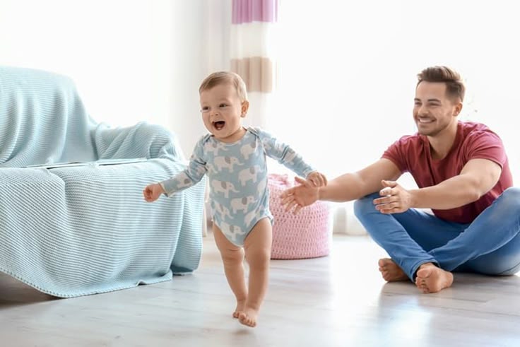 Ini Tahap Perkembangan Motorik pada Bayi Usia 9-12 Bulan