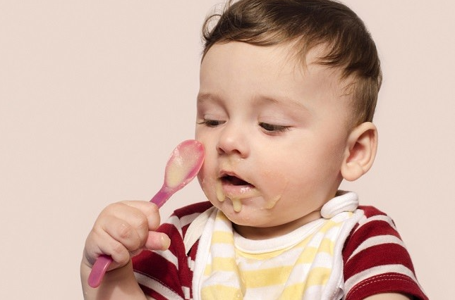 Panjang dan Berat Badan Bayi 6 Bulan yang Normal, Beserta Perkembangannya
