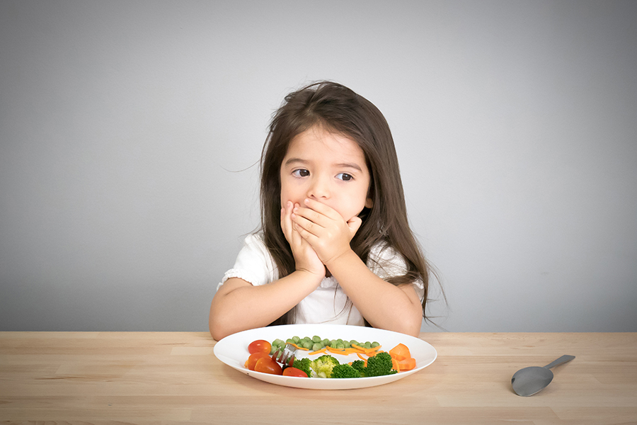 Anak Tidak Mau Makan Nasi, Amankah? Ini Solusinya