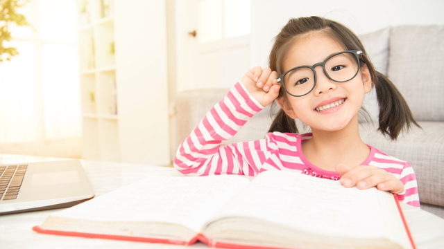 Si Kecil Mulai Banyak Bertanya: Inikah Tanda-Tanda Kemunculan Critical Thinking pada Anak