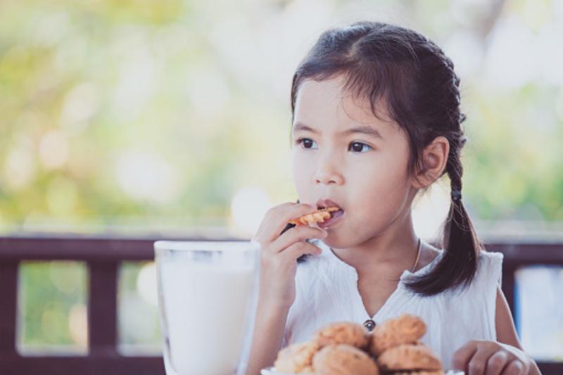 Membuat Camilan Enak Untuk Anak