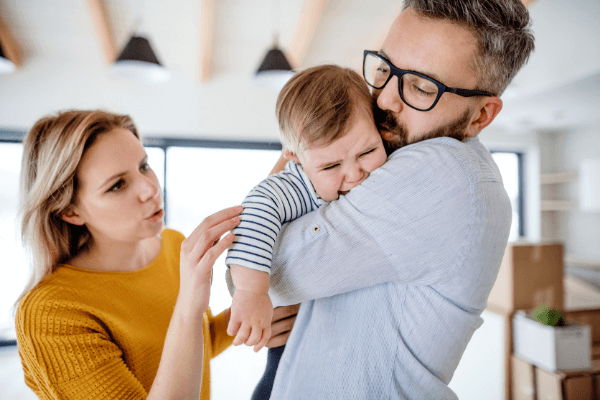 Menangani Separation Anxiety pada Bayi