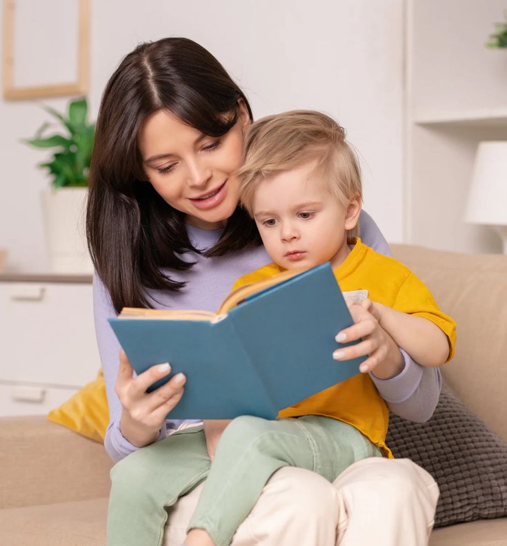5 Manfaat Membacakan Buku untuk Anak Sejak Dini