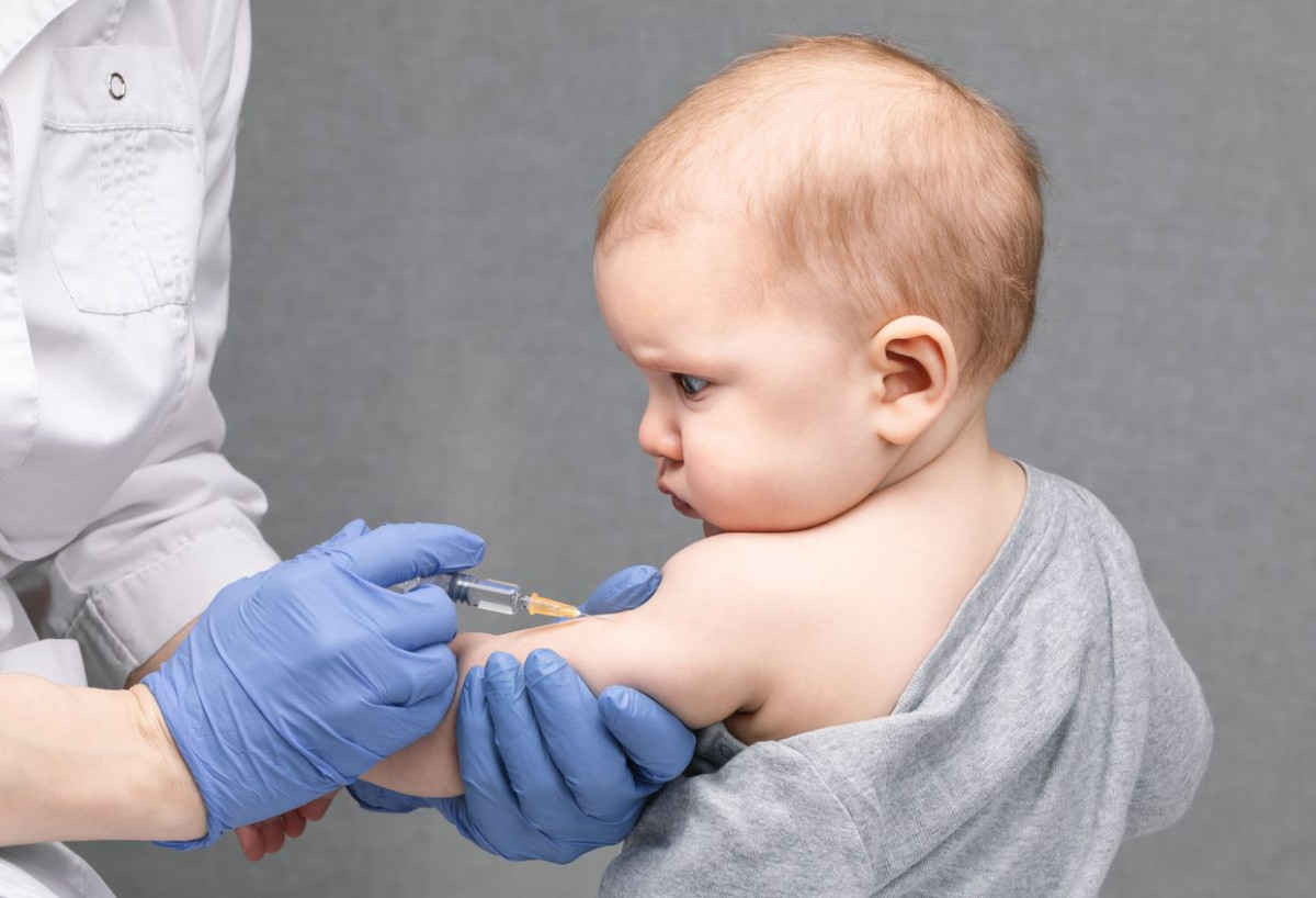List Imunisasi Yang Membuat Bayi Demam