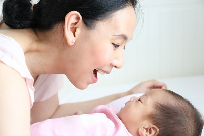 Bayi 1 Bulan, Mulai Mengenali Suara Orang Tua