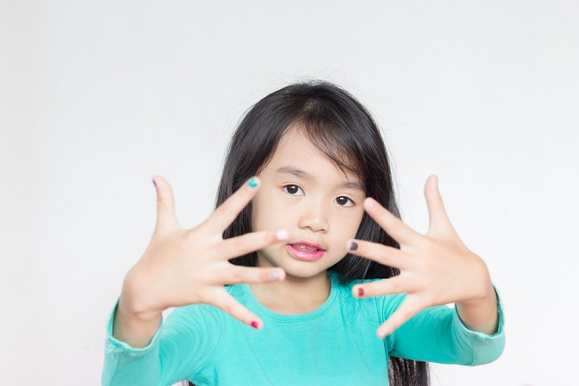Amankah jika Anak Menggunakan Kuteks?