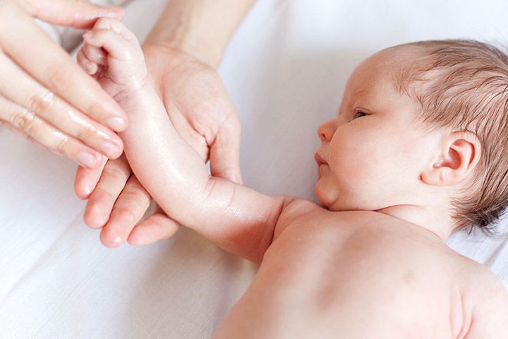 Ini 5 Manfaat Baby Oil untuk Kulit Bayi dan Orang Dewasa