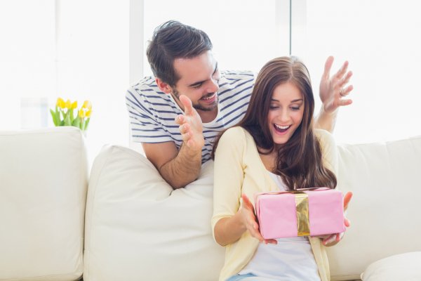 5 Jenis Kado Yang Tepat Diberikan Di Hari Ibu