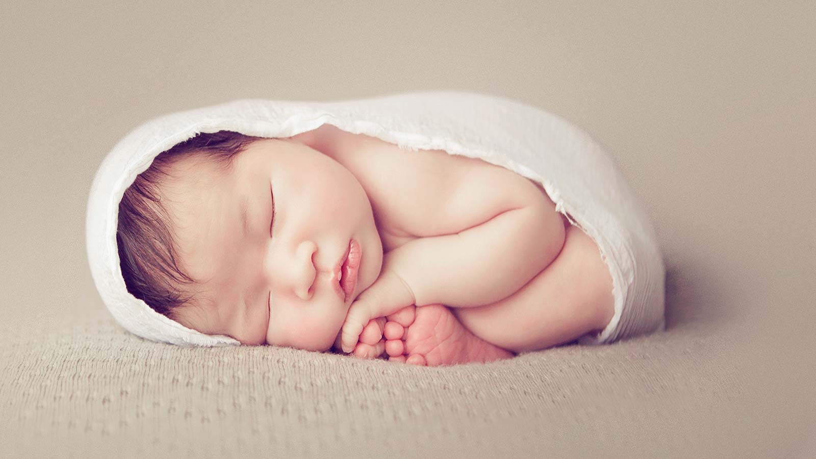 Apakah Bayi Perlu Dibangunkan Untuk Menyusu?