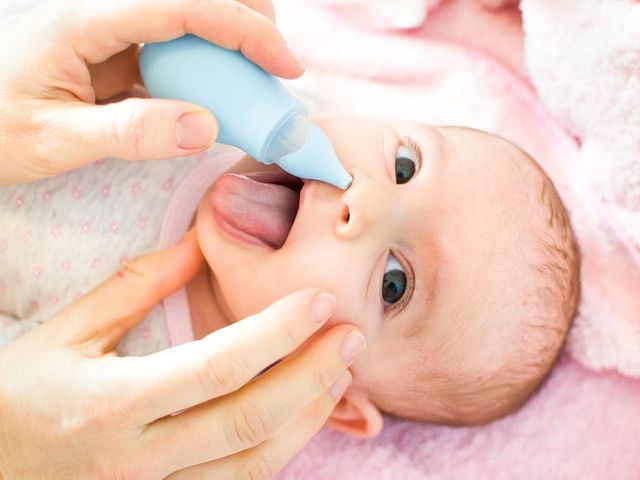 Tips Membersihkan Hidung Bayi