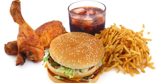 Hindari 5 Makanan Ini Agar Perut Tak Kembung Saat Puasa