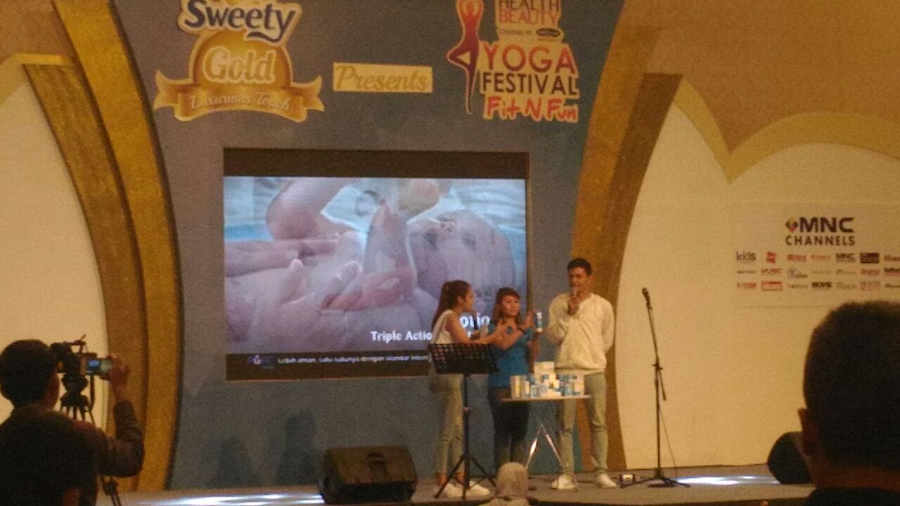 EVENT YOGA FESTIVAL 2016 ( SENAYAN CITY LT.8 JAKARTA ) — foto 10